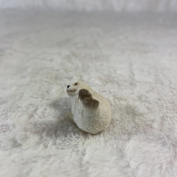 Vintage Stone Seal Mini Figure UDC ( United Design Corp) 1996 Figurine 1/2" Tall - Picture 3 of 4